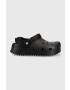 Crocs Παντόφλες Classic Hiker Clog χρώμα: μαύρο - Pepit.gr