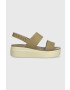 Crocs Σανδάλια Brooklyn Low Wedge χρώμα: μπεζ 206453 - Pepit.gr