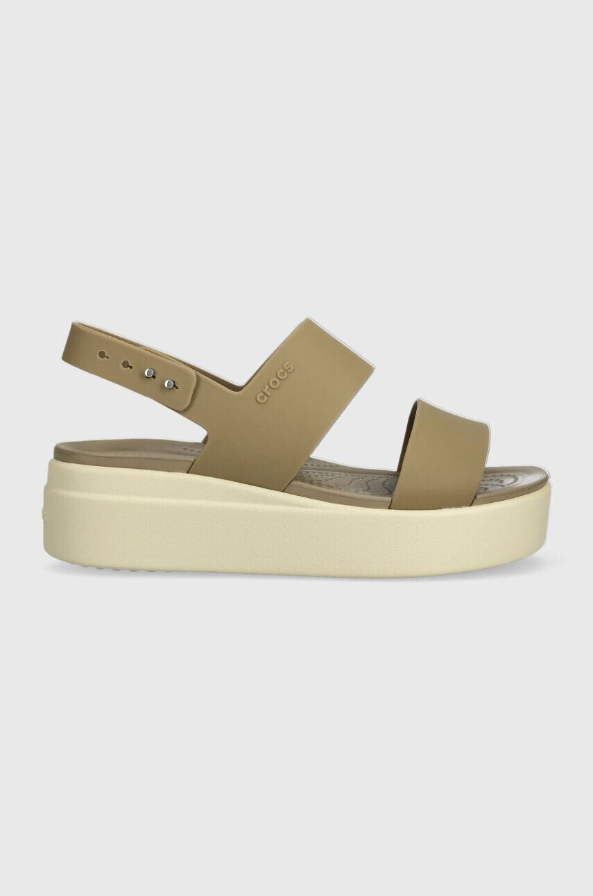 Crocs Σανδάλια Brooklyn Low Wedge χρώμα: μπεζ 206453 - Pepit.gr