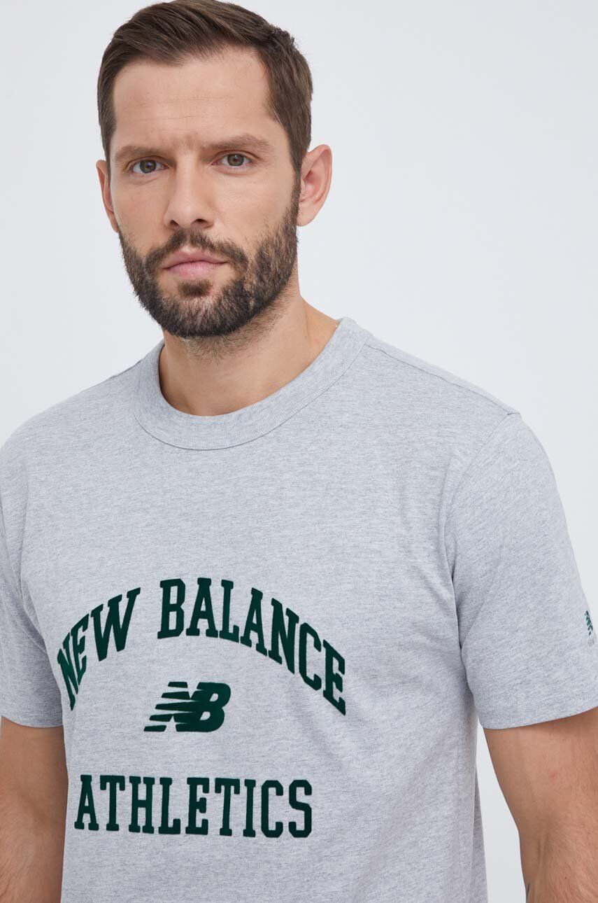 New Balance Βαμβακερό μπλουζάκι - Pepit.gr