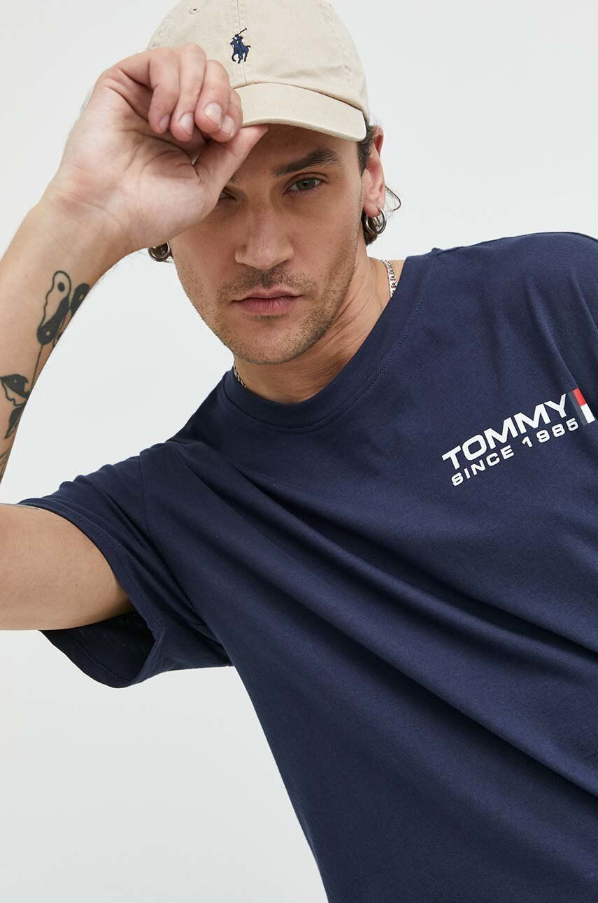 Tommy Jeans Βαμβακερό μπλουζάκι χρώμα: ναυτικό μπλε - Pepit.gr