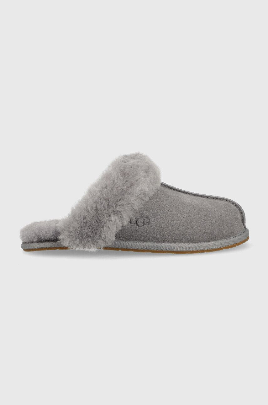 Ugg Παντόφλες σουέτ W Scuffette Ii χρώμα: γκρι - Pepit.gr