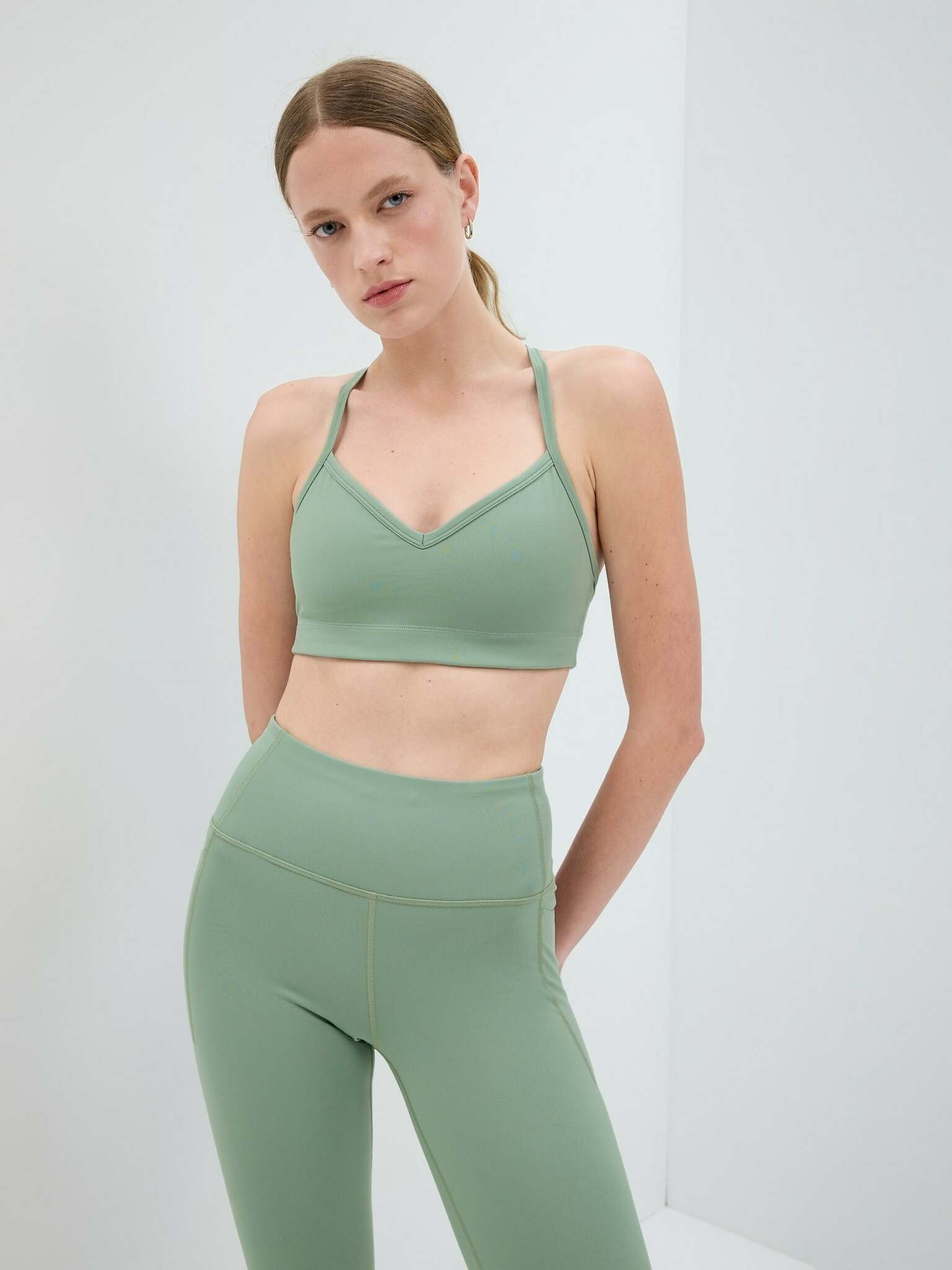 GAP Sport Bra Green - Pepit.gr