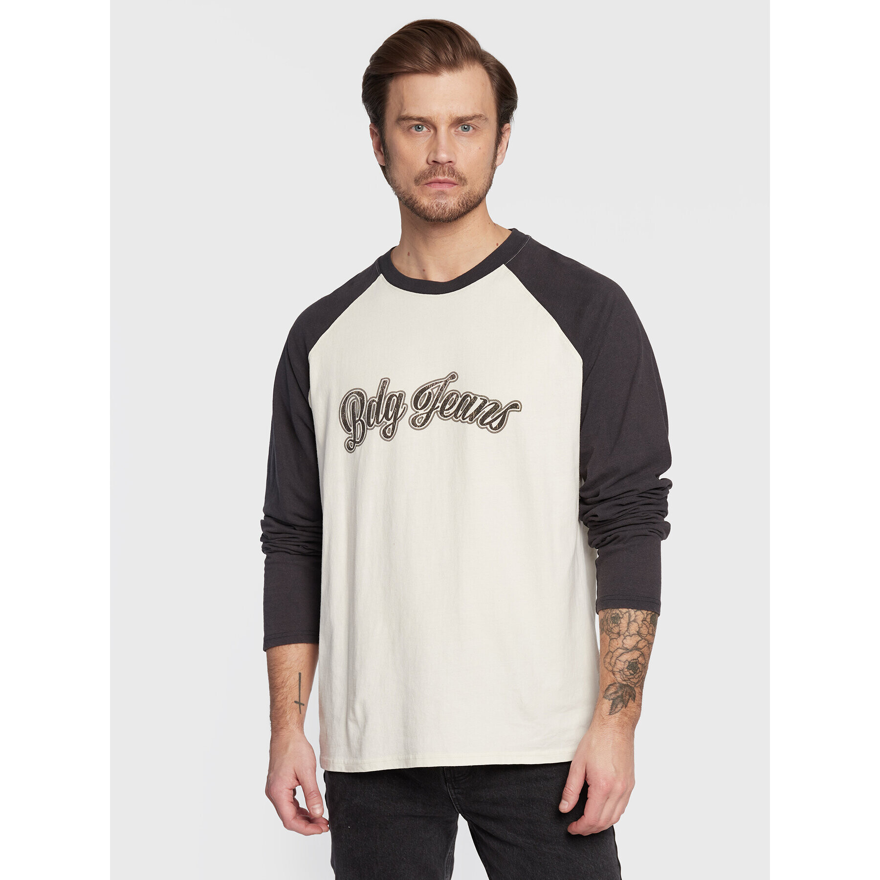 BDG Urban Outfitters Longsleeve - Pepit.gr